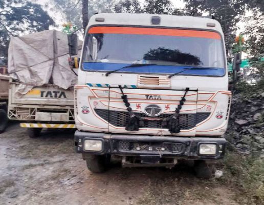 अवैध रूप से गिट्टी परिवहन, हाईवा जब्त