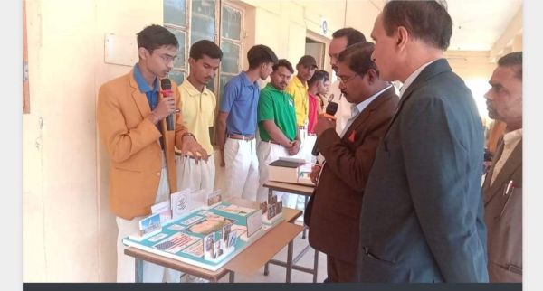 महर्षि विद्या मंदिर में विज्ञान-कॉमर्स प्रदर्शनी सह फूड फेस्ट आनंद मेला