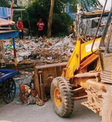  मुक्कड़ बने खाली प्लाटों में सफाई कराया निगम ने