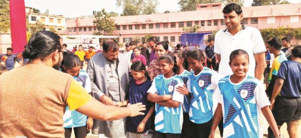 सांसद बघेल ने सुराना कॉलेज मैदान में खिलाडिय़ों में भरा जोश और आत्मविश्वास