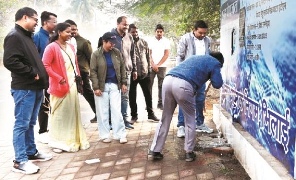 आयुक्त ने उद्यानों, वाटर एटीएम व साफ-सफाई का किया निरीक्षण