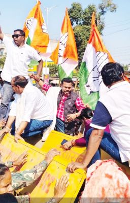 निविदा आमंत्रण प्रक्रिया में अनियमितता का आरोप, कांग्रेसियों ने नपा घेरा