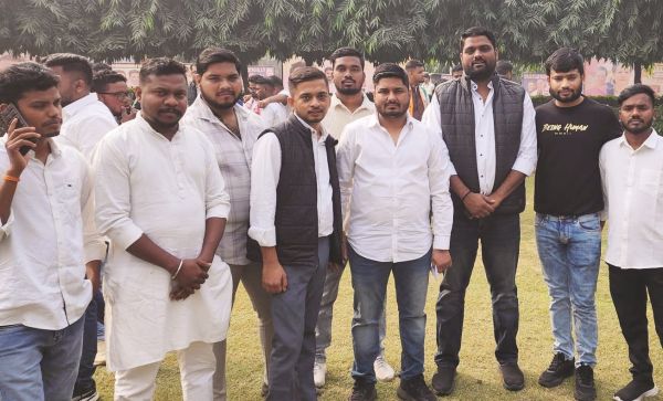 ‘वोट चोर गद्दी छोड़’ महारैली में रायगढ़ के कार्यकर्ता हुए शामिल