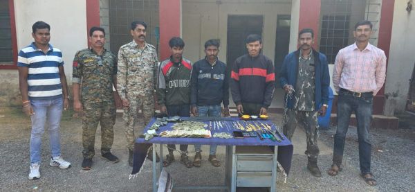 रेकी कर चोरी, तीन आरोपी गिरफ्तार