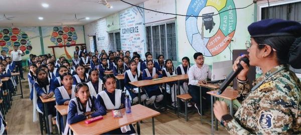 छात्राओं ने सीखा महिला  सुरक्षा व आत्मरक्षा के गुर