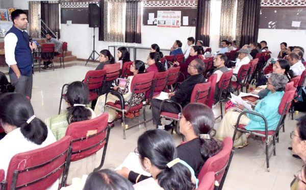 शिक्षक बच्चों के भविष्य को संवारने वाले चेंज मेकर- कलेक्टर