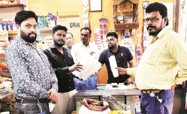 चाइनीज मांझा जब्त, दो दुकानदारों पर  जुर्माना