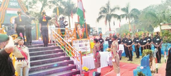 विजय दिवस पर शहीद परिवारों का सम्मान