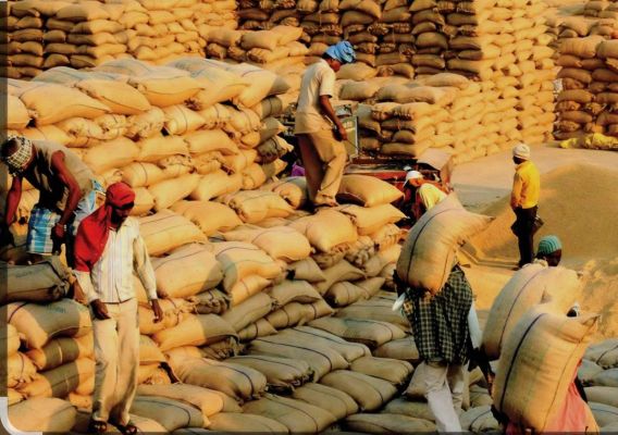 धान का परिवहन नहीं, 27 केंद्रों में जगह की कमी