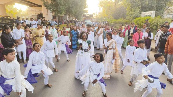 जयंती की पूर्व संध्या शहर में निकली शोभायात्रा