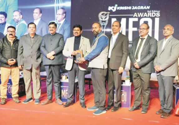 औषधीय एवं सुगंधित पौधों के कृषिकरण में उत्कृष्ट कार्य के लिए छत्तीसगढ़ के तीन जिलों को मिलेनियर फार्मर ऑफ इंडिया-2025 अवॉर्ड