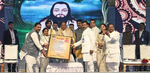 राज्य सरकार गुरू घासीदास के बताए मार्ग पर चल कर सभी समाज के हित में काम कर रही है -सीएम साय