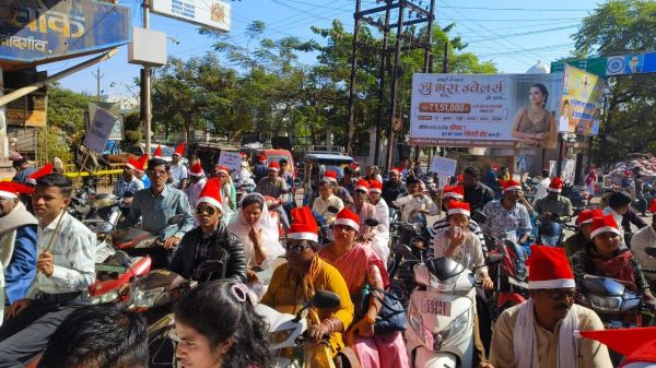 क्रिसमस पर्व से पूर्व निकली बाइक रैली