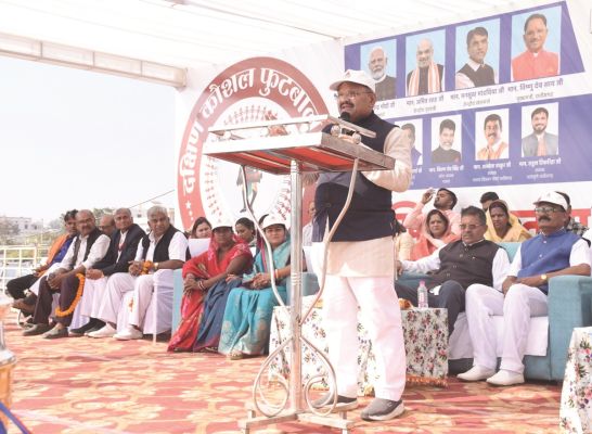 स्वस्थ रहने के लिए खेल आवश्यक- सांसद