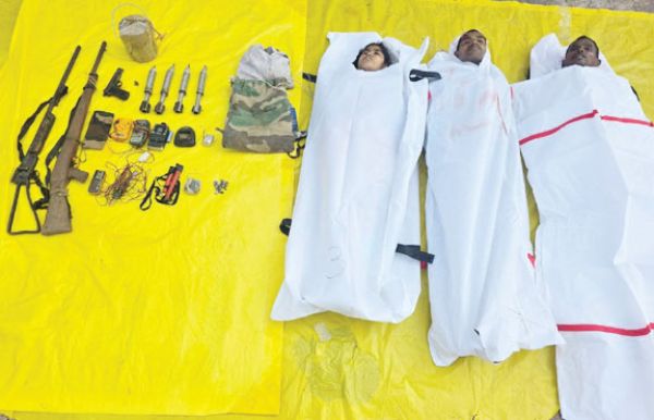 मुठभेड़ में मार गए तीन नक्सली थे लाखों के ईनामी