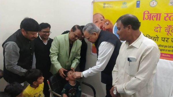 विस अध्यक्ष रमन ने बच्चों को पोलियो की खुराक पिलाकर किया अभियान का शुभारंभ