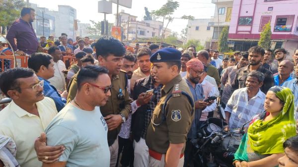 नांदगांव में प्रतिमा हटाने पर विवाद