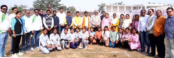 विधायक ने किया विस स्तरीय सांसद खेल महोत्सव का शुभारंभ