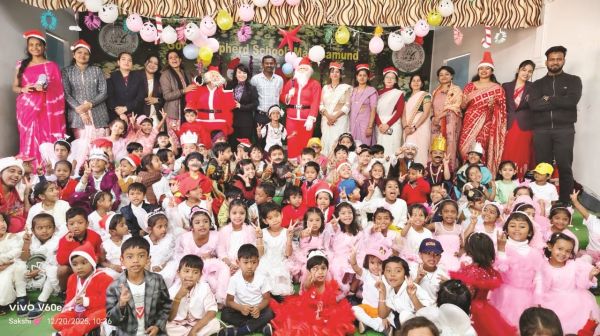 हर्षोल्लास से मना प्री-क्रिसमस उत्सव