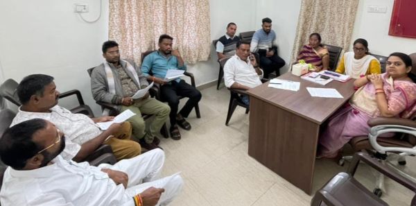 हड़ताली पार्षद की सीएमओ के साथ बैठक  बेनतीजा, पीआईसी से सभी एजेण्डा पास