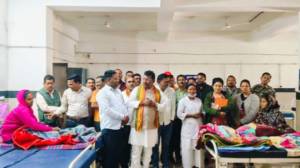 विधायक का राजिम माता सामुदायिक स्वास्थ्य केंद्र का निरीक्षण