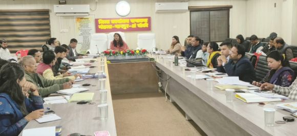 श्रमिकों का शत-प्रतिशत पंजीयन हो सुनिश्चित : कलेक्टर