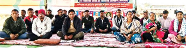 सहायक शिक्षकों की भर्ती, डीएड अभ्यार्थी अनशन पर