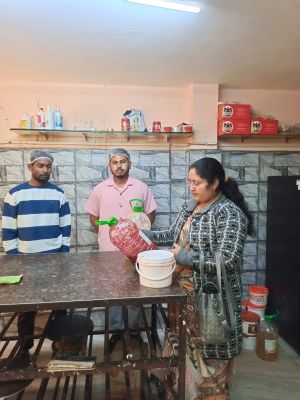 मिठाई व बेकरी दुकानों का निरीक्षण, लिए सैंपल