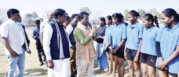 खेल एकता और भाईचारे की भावना को करता है जागृत - सांसद