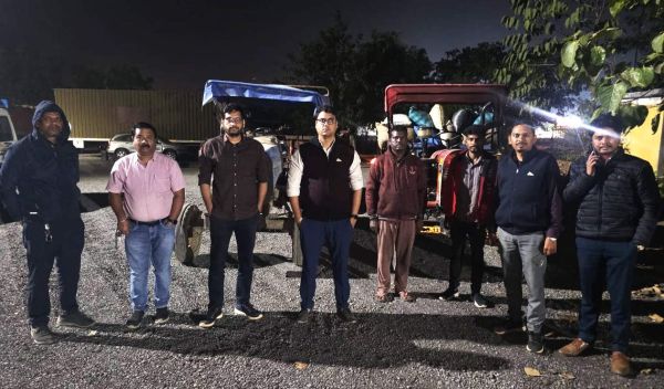  तीन प्रकरणों में 1224 कट्टा अवैध धान व ट्रैक्टर जब्त