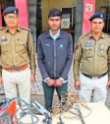 गैस कटर से एटीएम काटकर लूटने  की कोशिश, आरोपी गिरफ्तार