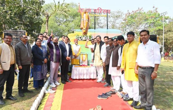 नेहरू नगर पूर्व में अटल परिसर का लोकार्पण, सीएम वर्चुअल हुए शामिल