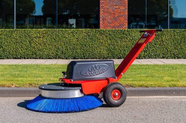 आधुनिक मशीन से होगी सडक़ों की सफ ाई