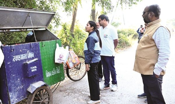 आयुक्त ने किया हुडको क्षेत्र का सघन निरीक्षण
