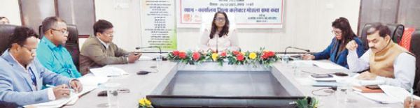 लोन और ऋण प्रकरणों का गंभीरता से करें निराकरण-कलेक्टर