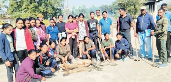 मुक्तिधाम में नगर सेना का श्रमदान