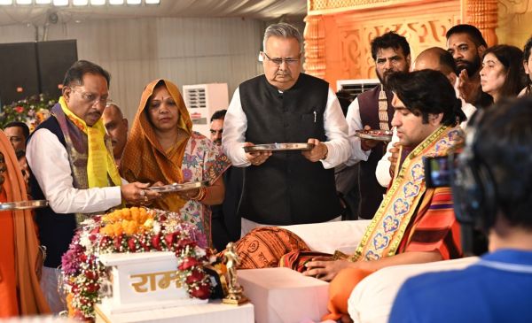 दिव्य श्री हनुमंत कथा समारोह   में सीएम हुए शामिल