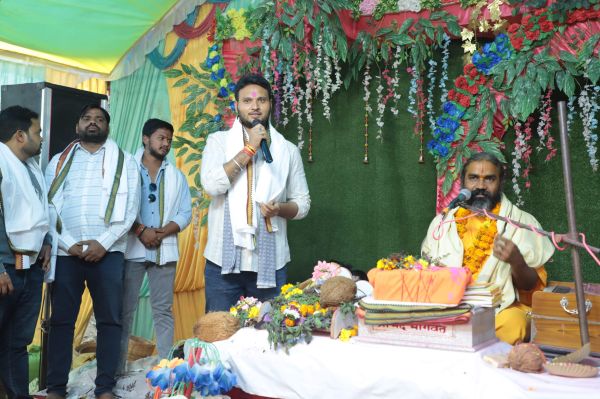 भक्ति-ज्ञान और वैराग्य का संगम कराती है भागवत-निखिलकांत