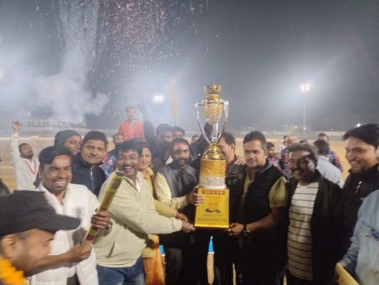 18 दिनी रात्रि कालीन टेनिस बॉल क्रिकेट प्रतियोगिता का रंगारंग समापन