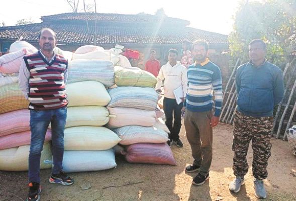 100 बोरी अवैध धान जब्त