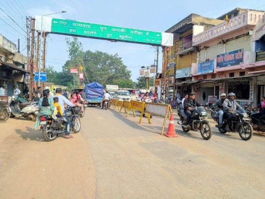 महासमुंद बरोंडा चौक से लेकर कलेक्टर बंगला तक सडक़ चौड़ीकरण का काम जारी, सवा 8 करोड़ खर्च होगा