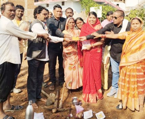 नपं अध्यक्ष ने किया सीसी रोड का भूमिपूजन