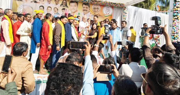 भाजपा राज में किसान, आदिवासी और व्यापारी सभी वर्ग परेशान-भूपेश बघेल