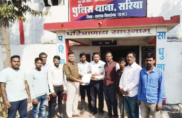 छोटे मानिकपुर में सामुदायिक भवन उपयोग को लेकर शिकायत, सरिया थाने में आवेदन