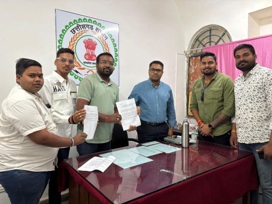 युवा कांग्रेस ने कलेक्टर  के नाम ज्ञापन सौंपा