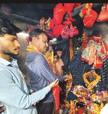 महापौर ने नववर्ष पर पूजा-अर्चना कर की खुशहाली की कामना