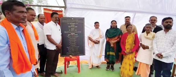 शिव मंदिर मार्ग चौड़ीकरण व मजबूतीकरण सडक़ निर्माण का विधायक ने किया भूमिपूजन