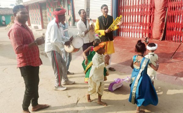  छेरछेरा, माई कोठी के धान ल हेरहेरा...