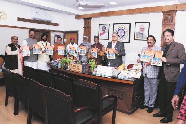 विधान सभा के कैलेण्डर डायरी का विमोचन, अध्यक्ष डॉ. सिंह ने किया