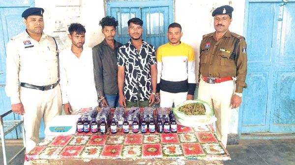 प्रतिबंधित सिरप व गांजे के साथ 4 गिरफ्तार, एक बरगढ़ का